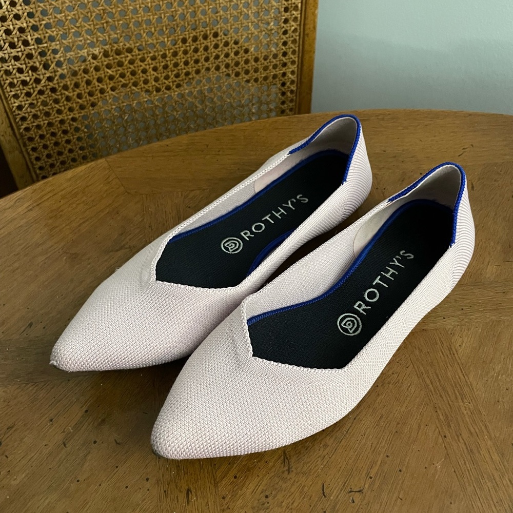 Rothy’s Point in Blush Petal Pink. Sz 9, fits like sz 8